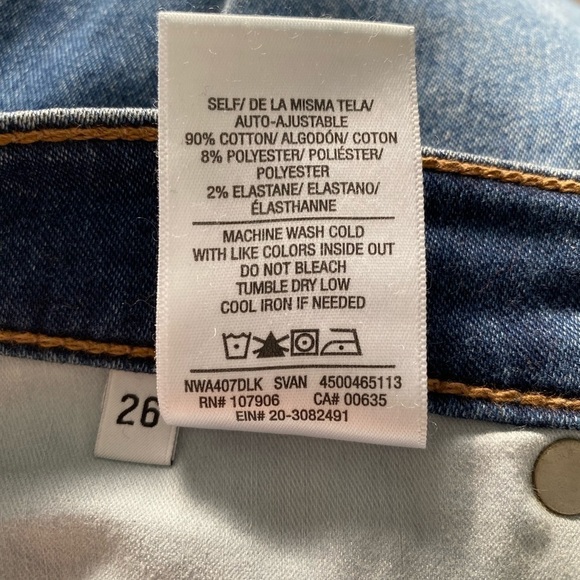 Hudson Krista Super Skinny Medium wash jeans classic 5 pocket wiskering 26
C - Picture 10 of 13